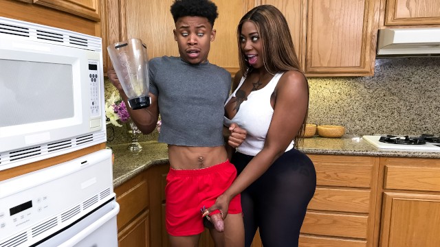 Brazzers /  - Lil D, Victoria Cakes Getting Him In Fucking Shape / 18.11.2020