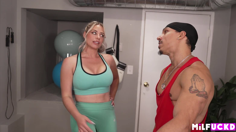 Confident Gym Babe Seduces Her Personal Trainer, Bambi Blitz, Puerto Rock