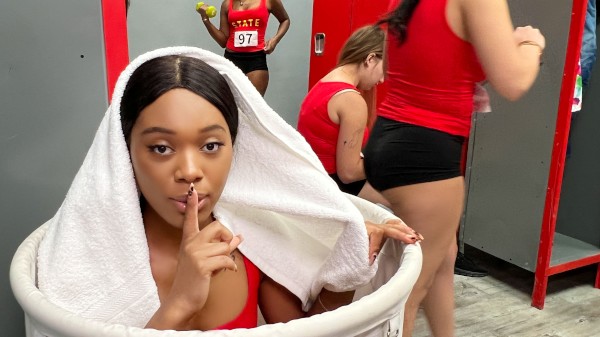 Mofos / Let's Post It / Journey Love, Logan Xander - Stretching the Track Star / 17.4.2026