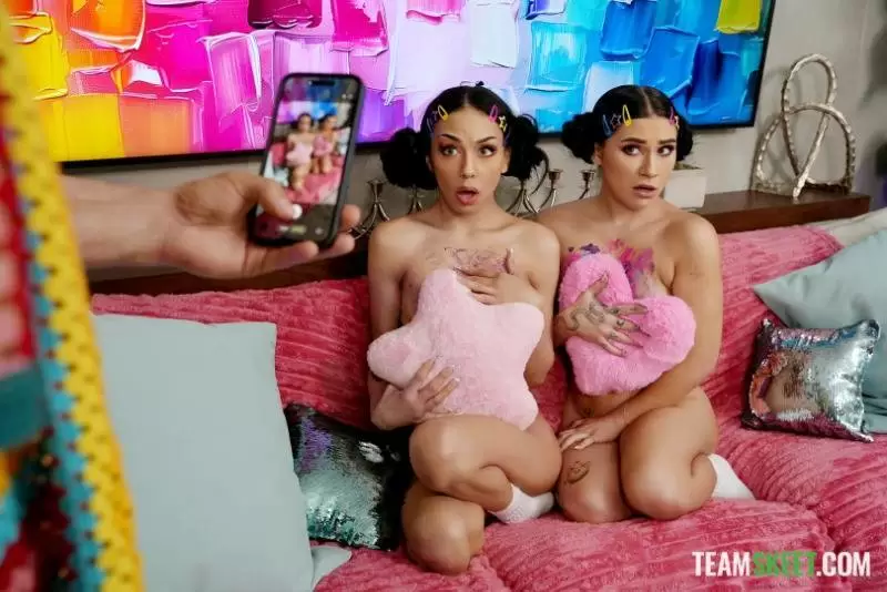 New  Delilah Dagger  Bianca Bangs Two Pussies One Dildo And A Cock A True Work of Art (25-04-2026) Hardcore  Threesome  Roleplay  Family  ILUVY  luluvdo.com  doodstream.com